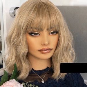 ❌Sold❌Ash Blonde Short Cut Wig
